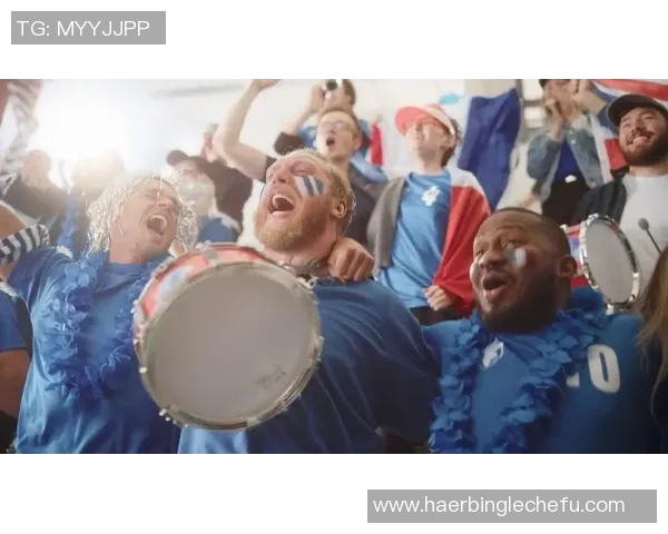 足球明星首秀闪耀赛场精彩进球引发球迷热烈欢呼与期待